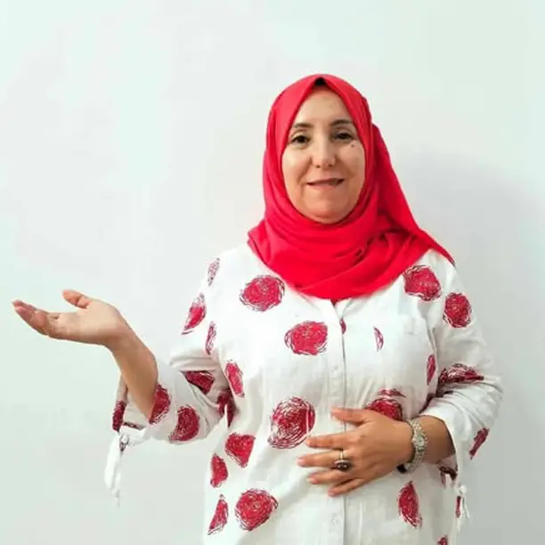 عزيزة سعاد شكري